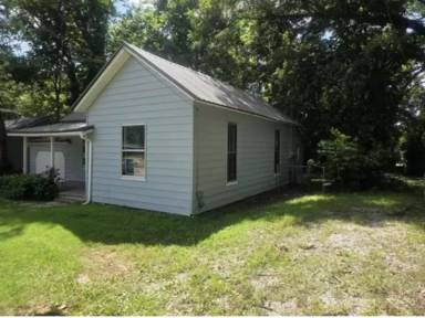 Main picture of 2007 N Travis Ave