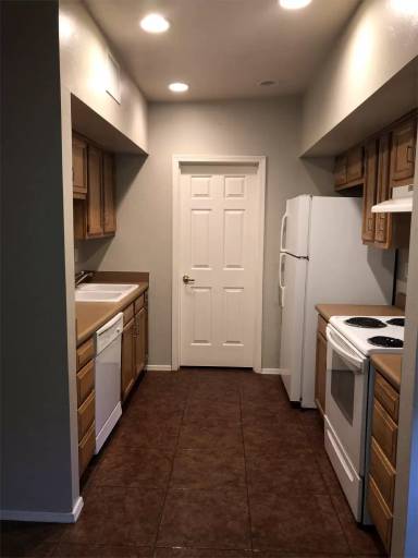 Main picture of 1011 E Halcyon Rd