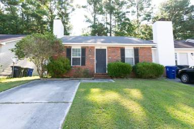Main picture of 100-70 Brenda Dr