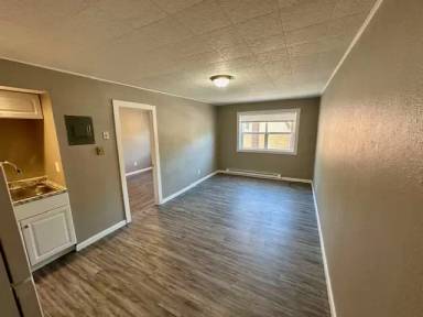 Main picture of 210 North Cascade Street