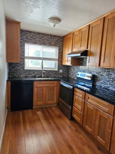 Main picture of 452 S Bernardo Ave