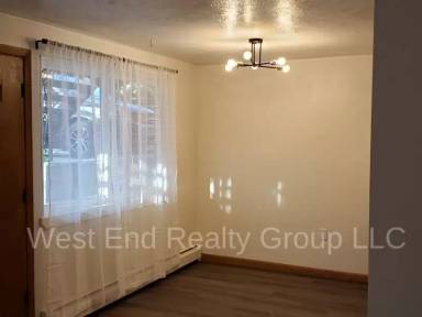 Main picture of 348 W 5th St