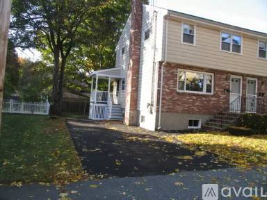 Main picture of 178B Broadway St