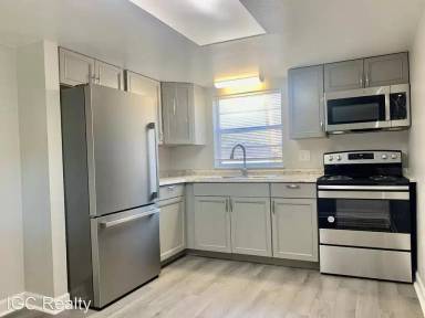 Main picture of 1895 40th Ave