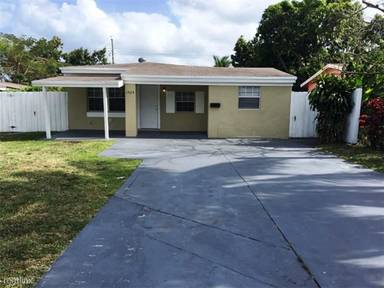 Main picture of 1524 NE 174th St