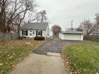 Main picture of 7563 Prospect Ave