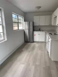 Main picture of 1225 E New Haven Ave