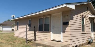 Main picture of 1052 S Meridian Ave