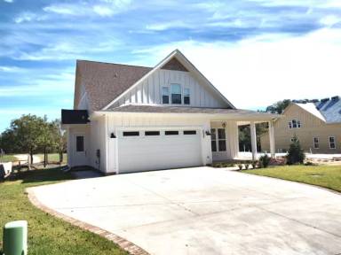 Main picture of 4072 Biltmore Ave