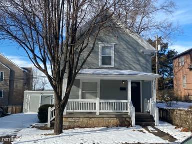 Main picture of 4522 Bell St