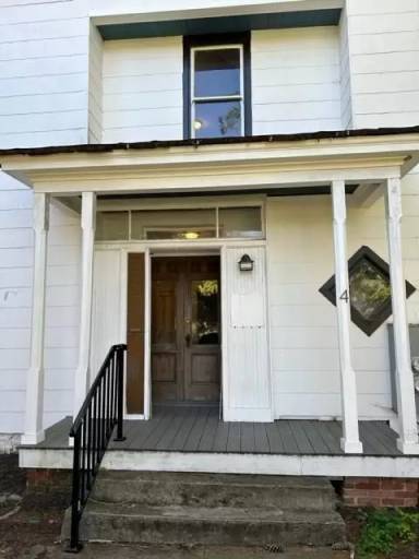 Main picture of 4725 Luerssen Ave