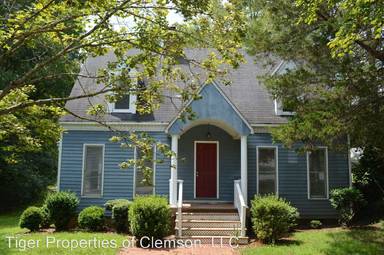 Main picture of 102 Franklin Dr