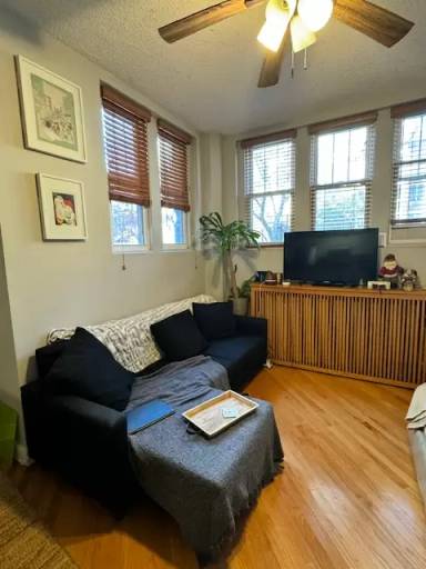 Main picture of 647 W Sheridan Rd