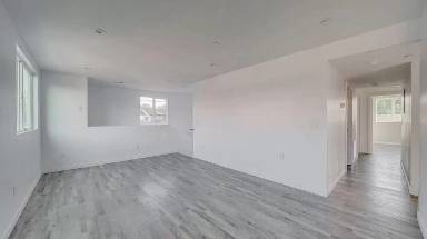 Main picture of 1358 W 41st Pl