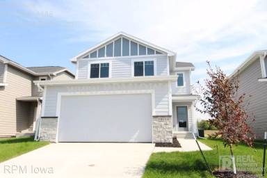 Main picture of 1901 NE Heritage Dr