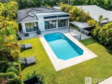 Main picture of 7610 Bayside Ln