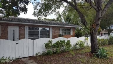 Main picture of 1017 NE 9th Ct