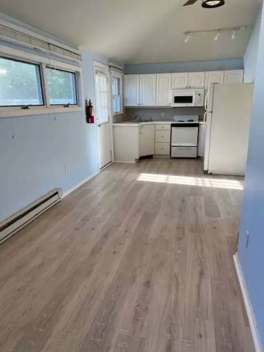 Main picture of 409 Lake Ave