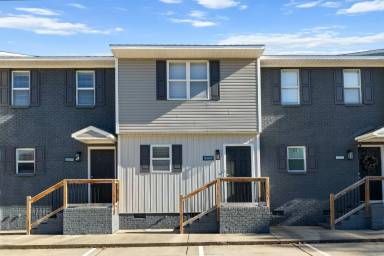 Main picture of 365 E Williams St
