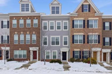 Main picture of 3042 Mia Ln