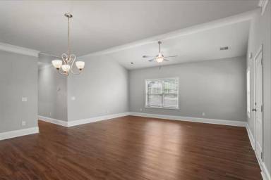 Main picture of 408 Senate St