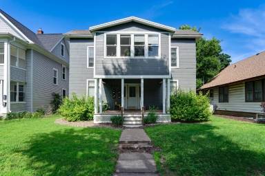 Main picture of 2324 Quincy St NE