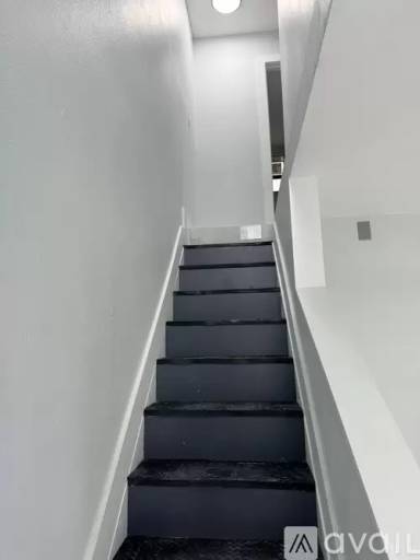 Main picture of 817 NW 2nd St