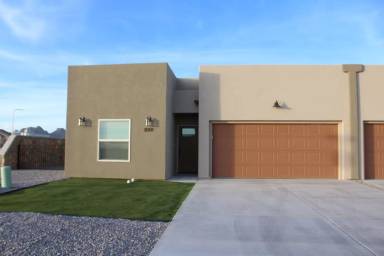Main picture of 3001 Gladstone St