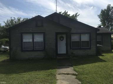 Main picture of 2610 Todd St