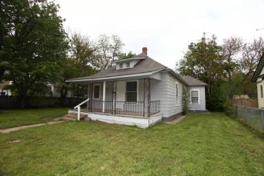 Main picture of 1932 W Maple St