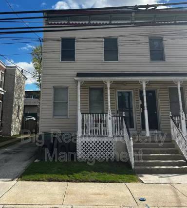 Main picture of 356 Hall St