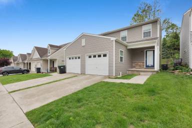 Main picture of 323 Central Park Ave