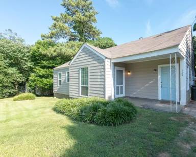 Main picture of 922 E Glenn Ave