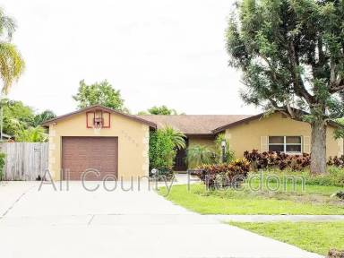 Main picture of 22856 SW 53rd Ave