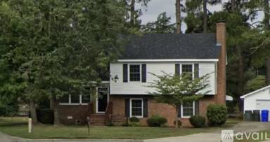 Main picture of 106 Roanoke Pl