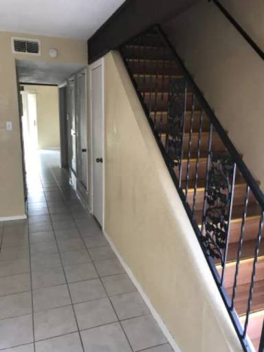 Main picture of 6338 Walraven Cir