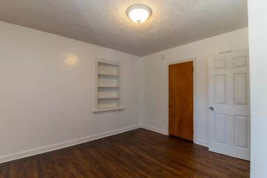 Main picture of 362 E Irvin Ave
