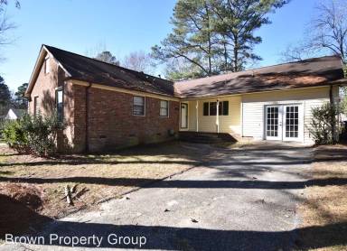 Main picture of 701 Ashboro St