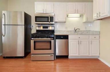 Main picture of 121 Cottage St