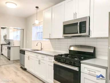 Main picture of 3110 N Milwaukee Ave