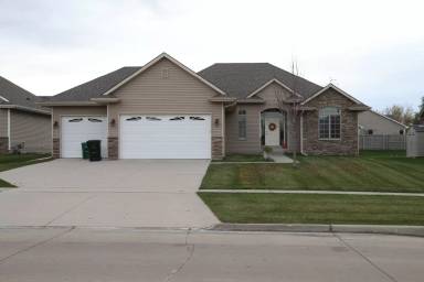 Main picture of 207 SW Springfield Dr