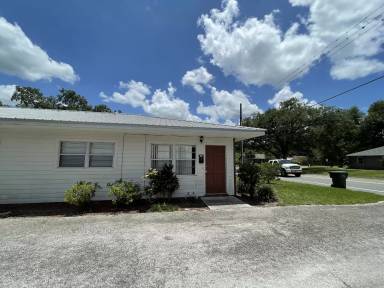 Main picture of 3246 S Polk Ave