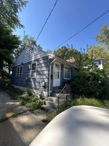 Main picture of 402 E Thrush Ave