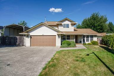 Main picture of 2717 NE 152nd Ave