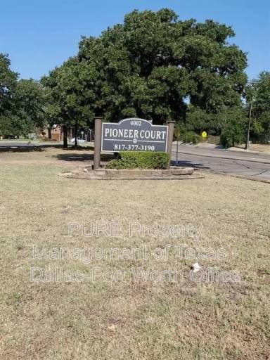 Main picture of 4004 W Pioneer Dr