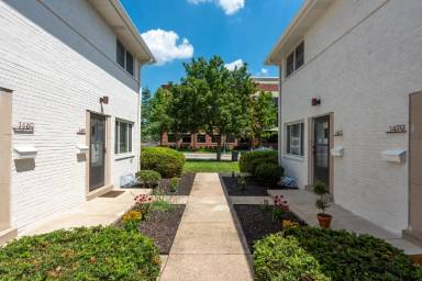 Main picture of 1485 W Lane Ave