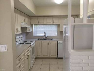 Main picture of 3420 SW 18th St