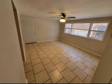 Main picture of 713 Lake St