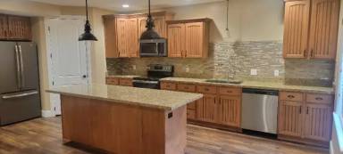 Main picture of 929 W Sunrise Ln