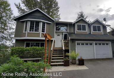 Main picture of 10840 24th Ave NE
